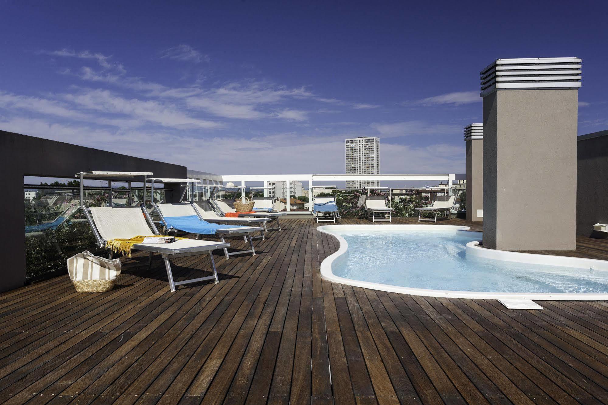 Residence Delfina ริมินี ภายนอก รูปภาพ